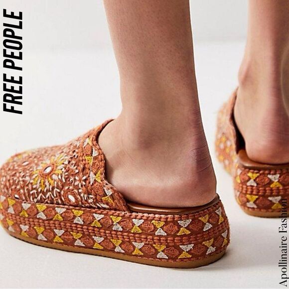 FREE PEOPLE AZALEA EMBELLISHED CLOGS IN ORANGE SIZE 8 NEW - Picture 6 of 7